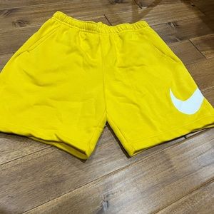COPY - NEW!! Nike Standard Fit Fleece Shorts